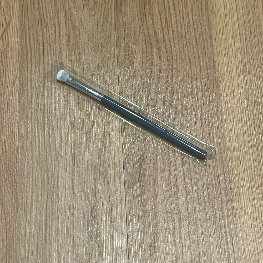 5 for $25 item 🌺 LaRuce LR110 Eyeshadow Brush